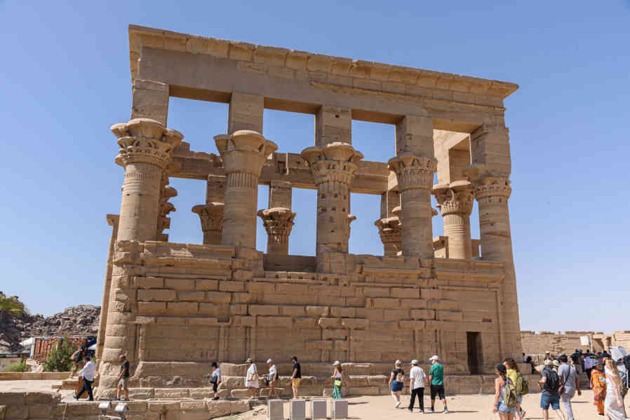 Egipto 203 - Aswan - Templo de Philae - Quiosco de Trajano.jpg